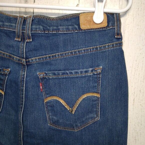 Levi's Women's Denim Pencil Skirt with Pockets and Back Slit | Size 4 | Y2K - Picture 8 of 9